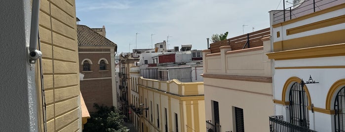 Sevilla is one of สถานที่ที่ Krzysztof ถูกใจ.