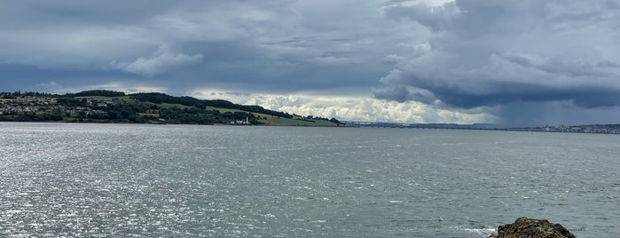 Broughty Ferry is one of สถานที่ที่ Ivan ถูกใจ.