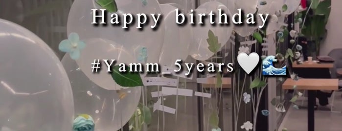 Yamm Coffee Roasters is one of Cafes.