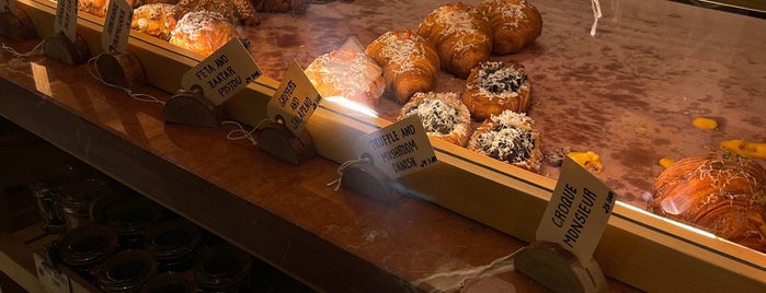 Chestnut Bakery is one of Cafe Riyadh.