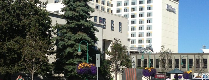 Hilton Anchorage is one of John : понравившиеся места.