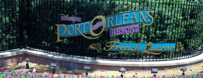 Disney's Port Orleans French Quarter Resort is one of Lugares favoritos de Lindsaye.