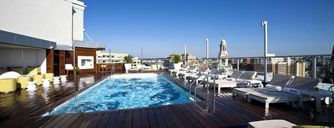 DNV Rooftop Lounge is one of Posti salvati di B..