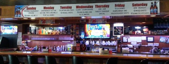 Mojo's Bar is one of Lugares favoritos de Adam.