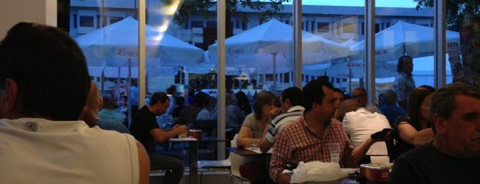 Café Turista is one of สถานที่ที่ Andreia ถูกใจ.