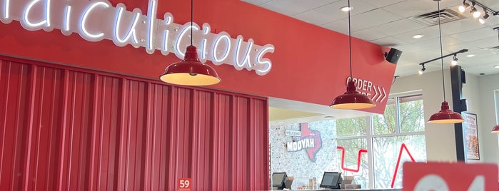 MOOYAH Burgers, Fries & Shakes is one of Frisco Eats.