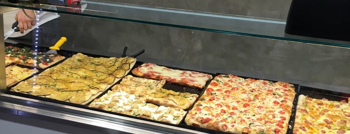 Da Tullio Pizza is one of Hot Spots @Roma.