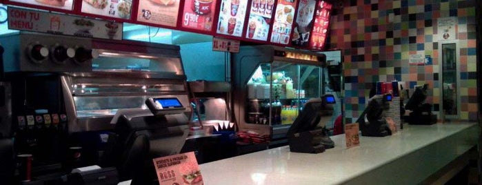 KFC is one of Tempat yang Disukai Franvat.