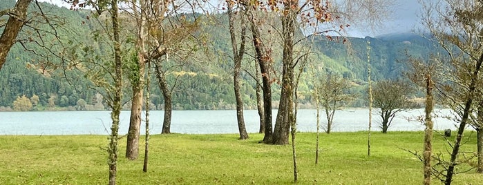 Lagoa das Furnas is one of Lugares favoritos de George.