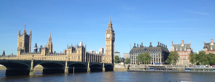 Houses of Parliament is one of London to-do list.