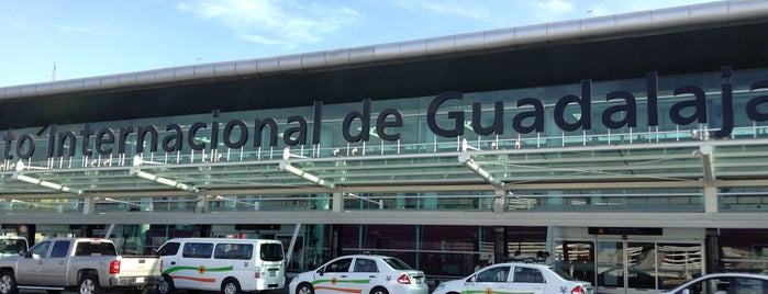 Aeropuerto Internacional de Guadalajara Miguel Hidalgo y Costilla (GDL) is one of Lugares favoritos de c.