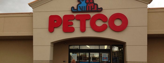 Petco is one of Lieux qui ont plu à Jim.