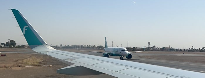 Prince Sultan Bin Abdulaziz Airport (TUU) is one of مهم.