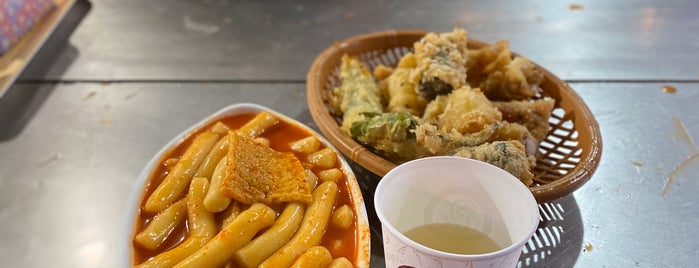 맛짱 떡볶이 is one of Stephen 님이 저장한 장소.