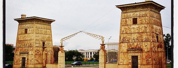 Египетские (Кузьминские) ворота is one of Locais curtidos por Elena.