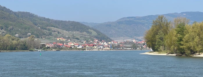 Weingut F. X. Pichler is one of Österreich.