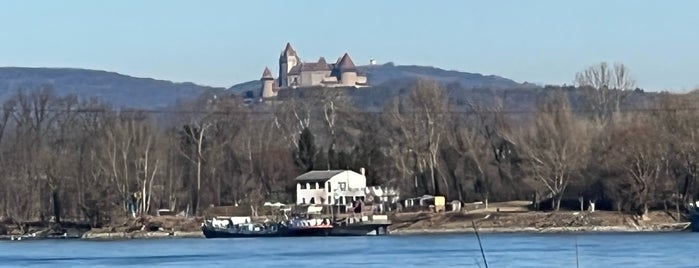 Burg Kreuzenstein is one of Tempat yang Disimpan Vadim.