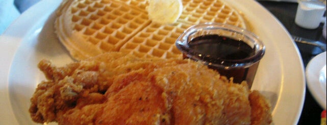 Chicago's Home Of Chicken & Waffles is one of Chicago & Road 66 - To Do.