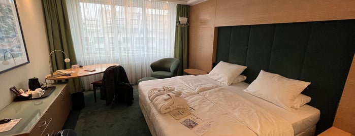 Maritim proArte Hotel Berlin is one of Posti che sono piaciuti a Petra.