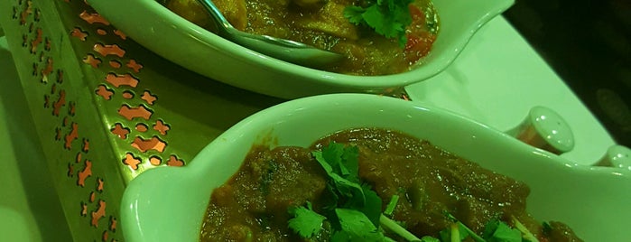 Bengal Tiger Lily Indian Cuisine is one of Tempat yang Disukai Martin.