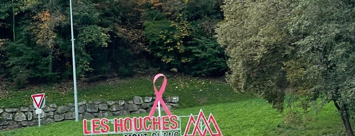 Les Houches is one of Kamp/Kayak/Trail.