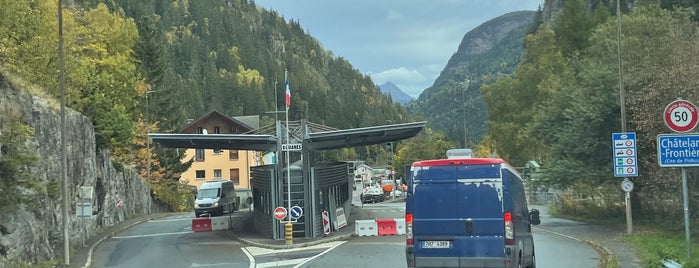 Frontière internationale de la France / Suisse (French/Swiss International Border) is one of Geneva1.