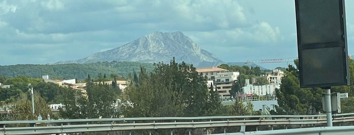 Montagne Sainte-Victoire is one of France 🌞.