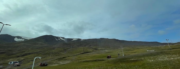 Hlíðarfjall skíðasvæði is one of ICELAND.