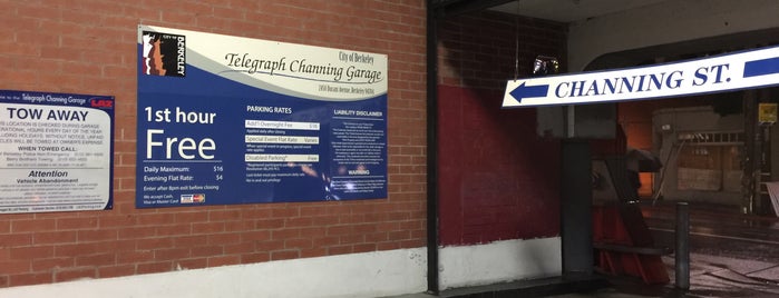 Telegraph Channing Garage is one of Lieux sauvegardés par Amy.