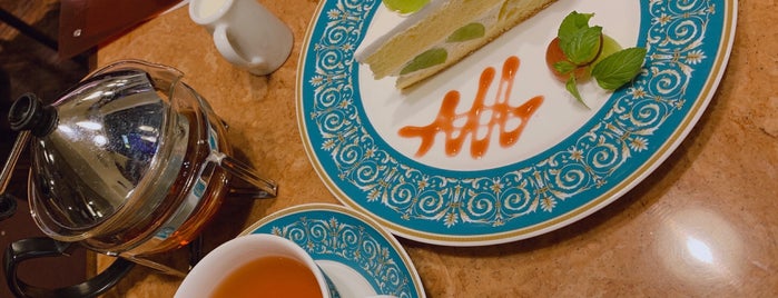 カフェ ラ ミル (CaFé LA MILLE) 新宿三丁目店 is one of 喫茶店.