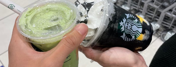 Starbucks is one of イオンモール大日.
