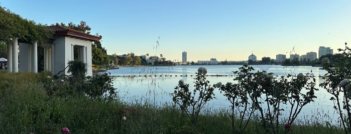 Lake Merritt is one of Oakland.
