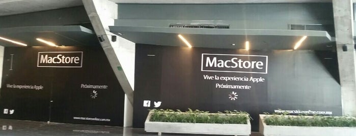 MacStore is one of Danielさんのお気に入りスポット.