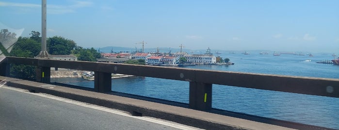 Ilha de Mocanguê is one of Niterói.