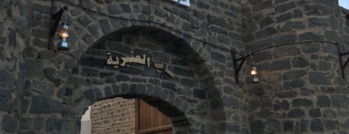 Al Janadriyah is one of สถานที่ที่ Lina ถูกใจ.