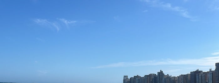 Praia da Costa is one of Lugares frequentados.