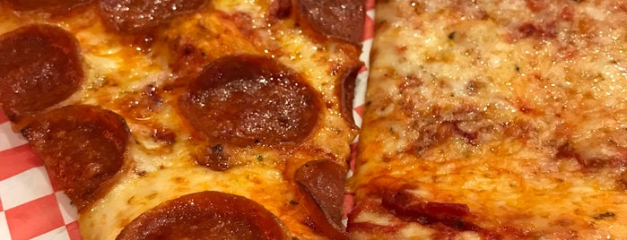 Joe’s New York Pizza is one of The 11 Best Places for Cheese Bites in Las Vegas.