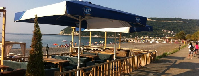 Köyaltı Cafe & Beach is one of Lugares favoritos de Mehmet.