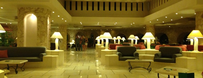 Lobby Bar at Albatros Citadel Resort is one of Цитадель Азур Ресорт.