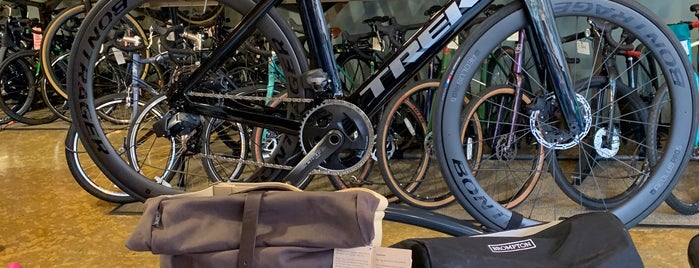 Palo Alto Bicycles is one of Joshua 님이 좋아한 장소.