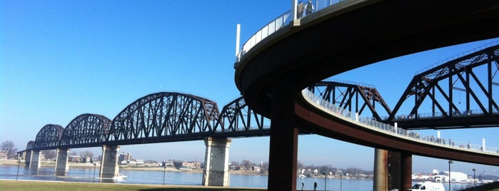Big Four Bridge is one of Lugares favoritos de Tracie-Ruth.