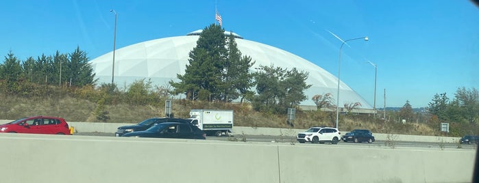 Tacoma Dome is one of Tempat yang Disukai Chelsea.