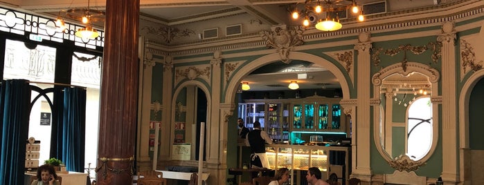 BRANDO — Casa do café is one of Porto / Cafés & Drinks.