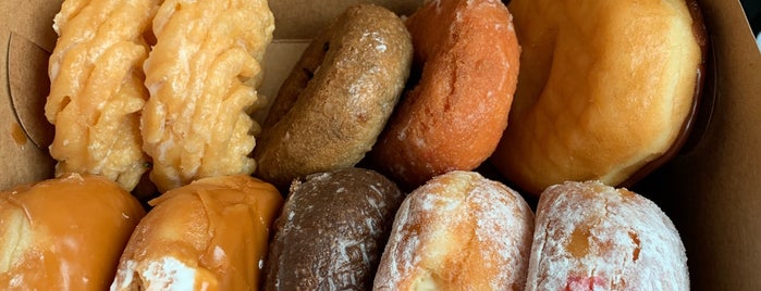 Bradenton Donuts is one of Places to Eat!.