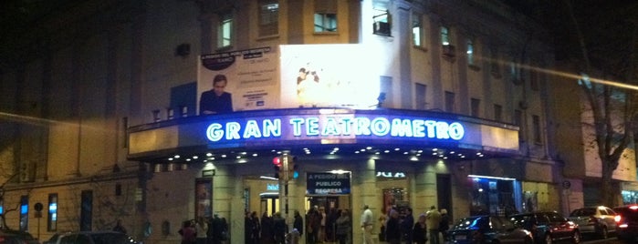 Teatro Metro is one of lugares que frecuento.