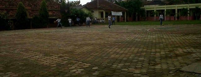 SMA Negeri 16 Bandar Lampung is one of Bandar Lampung High School.
