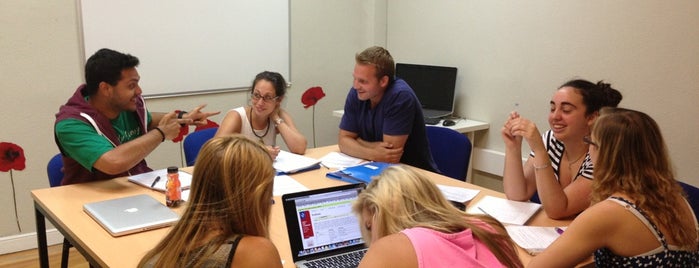 TtMadrid TEFL certification course is one of Lieux qui ont plu à Evan.