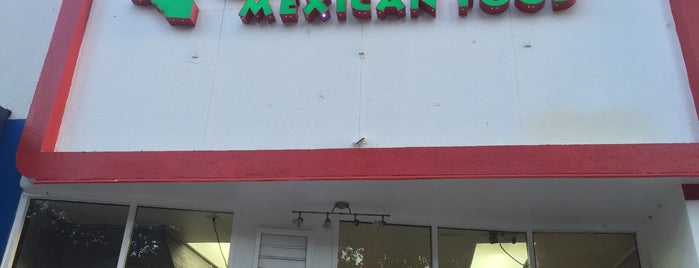 Carolina's Mexican Food is one of Locais curtidos por Ross.