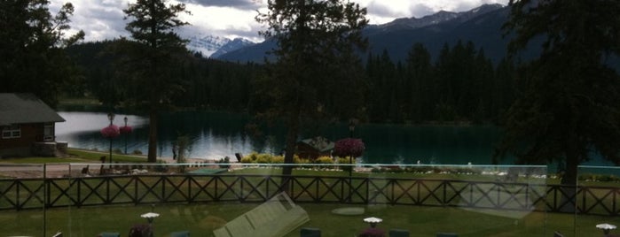The Fairmont Jasper Park Lodge is one of Canada Favorites.