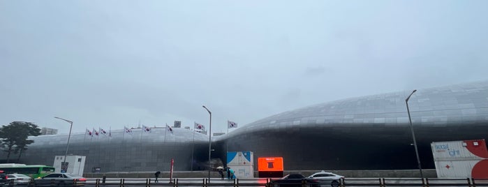 Dongdaemun History & Culture Park Design Gallery is one of Kyo : понравившиеся места.